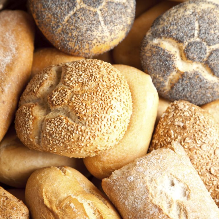 frische Mohn und Sesam Brötchen